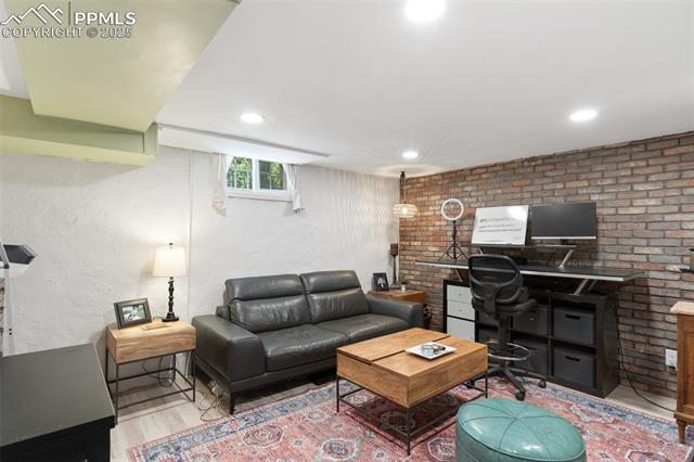 20 W Caramillo Street