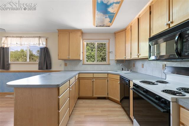 1215 Hartford Street