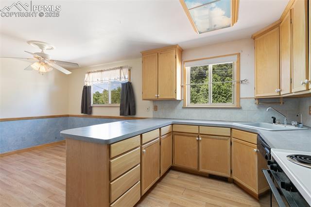 1215 Hartford Street