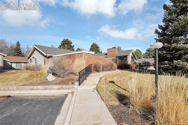 2723 Fawn Grove Court