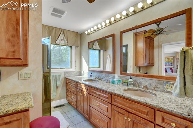 2723 Fawn Grove Court