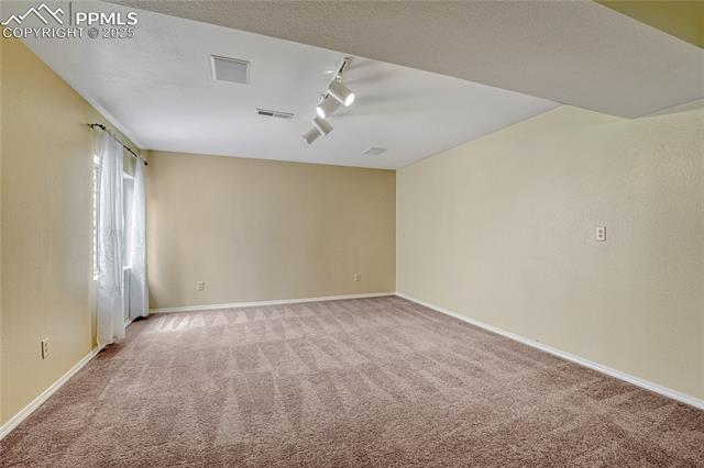 5105 Saddleback Heights