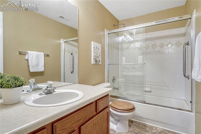 5105 Saddleback Heights