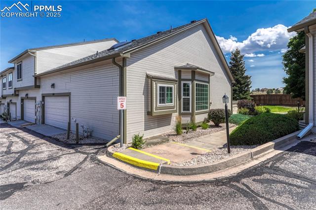 5105 Saddleback Heights