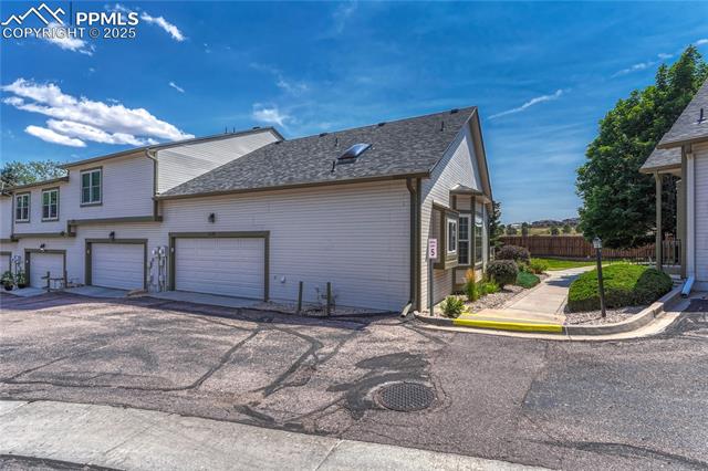 5105 Saddleback Heights