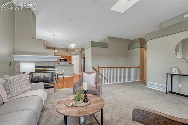 5105 Saddleback Heights