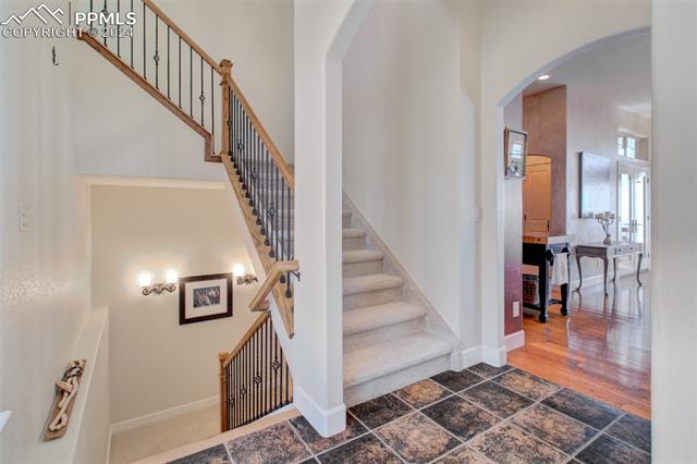 5290 Lower Vista Road