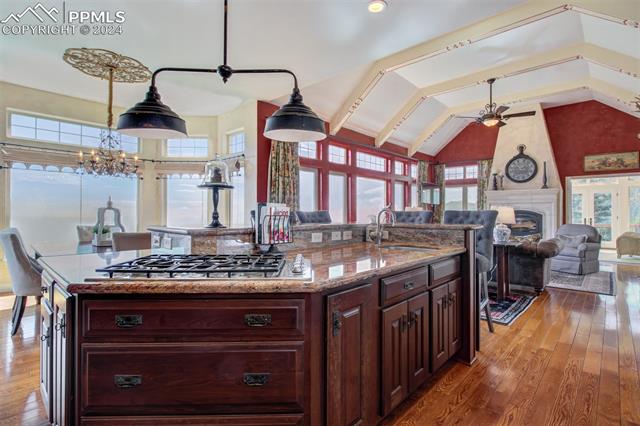 5290 Lower Vista Road