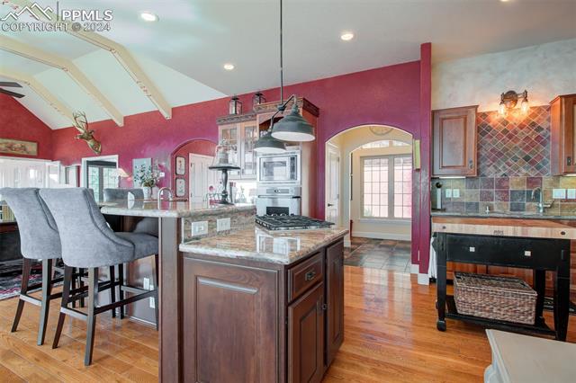 5290 Lower Vista Road