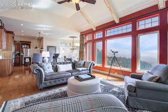 5290 Lower Vista Road