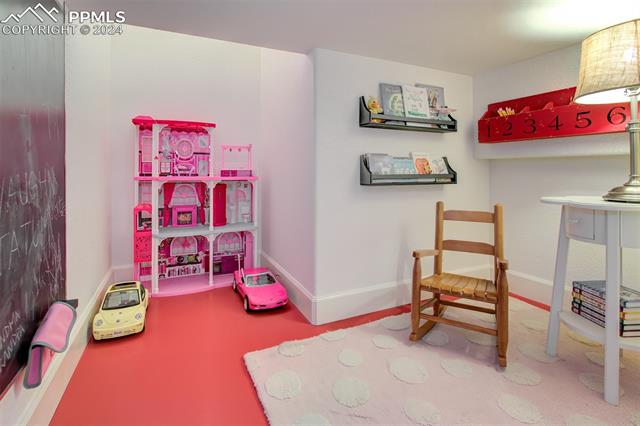 5290 Lower Vista Road