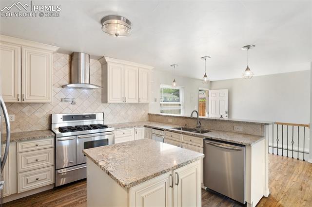 30 N Roosevelt Street