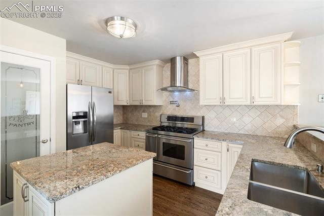 30 N Roosevelt Street