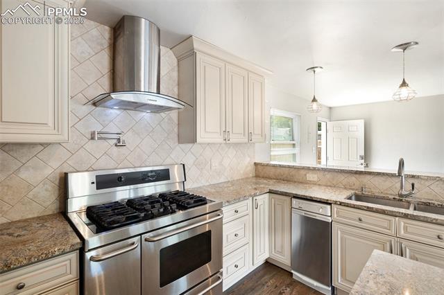 30 N Roosevelt Street