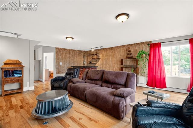 1502 Manitou Boulevard