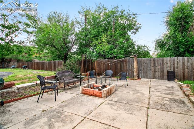 1502 Manitou Boulevard