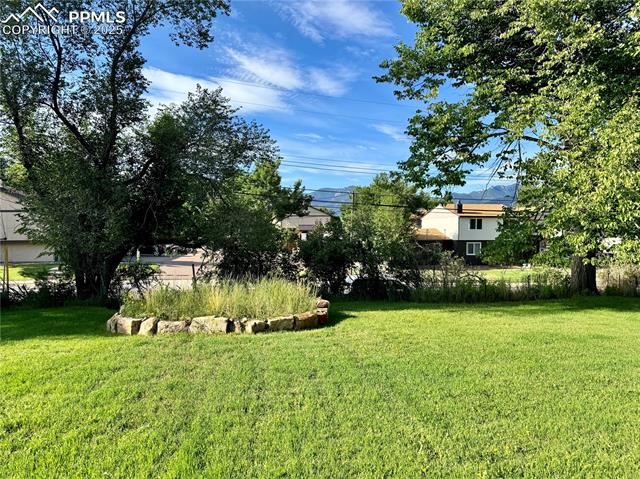 1502 Manitou Boulevard