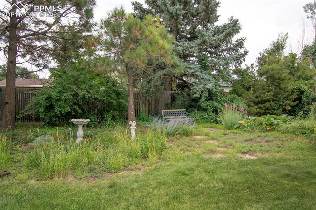 5005 CRESTWOOD Drive