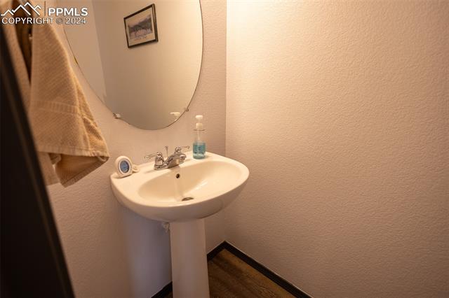 10518 Country Park Point