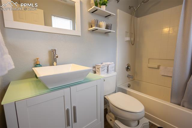 10518 Country Park Point