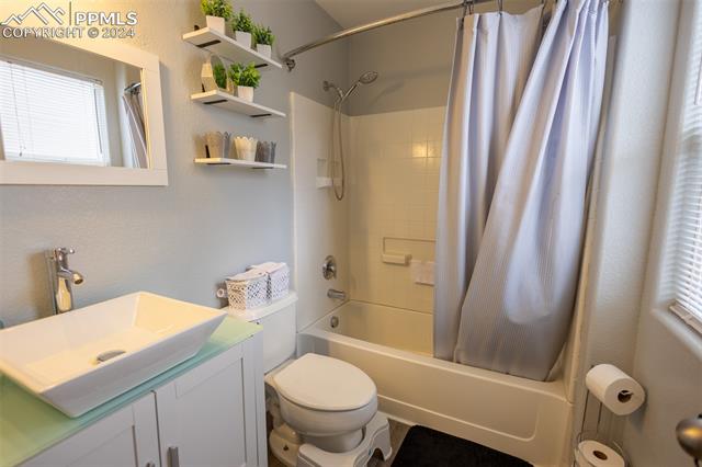 10518 Country Park Point