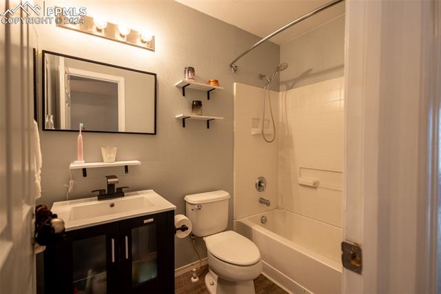 10518 Country Park Point