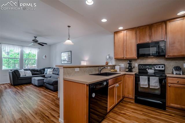 8673 Eugene Alley