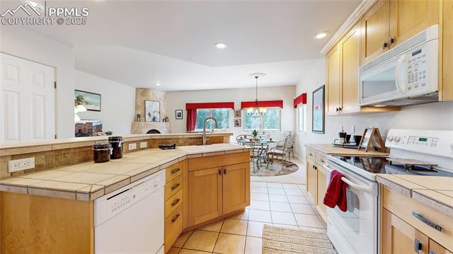 3247 W Pikes Peak Avenue