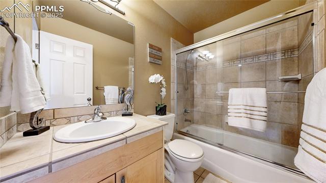 3247 W Pikes Peak Avenue