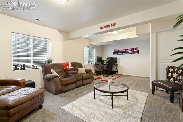 6817 Hidden Hickory Circle