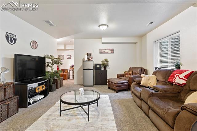 6817 Hidden Hickory Circle