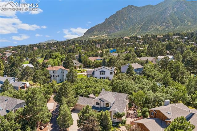 10 Lowick Drive