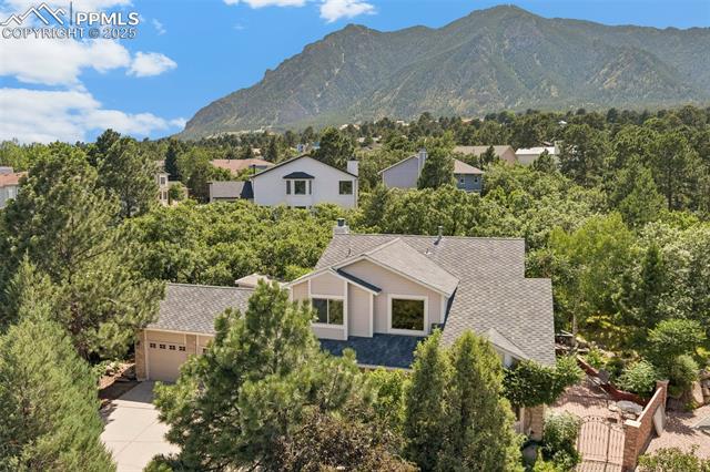 10 Lowick Drive