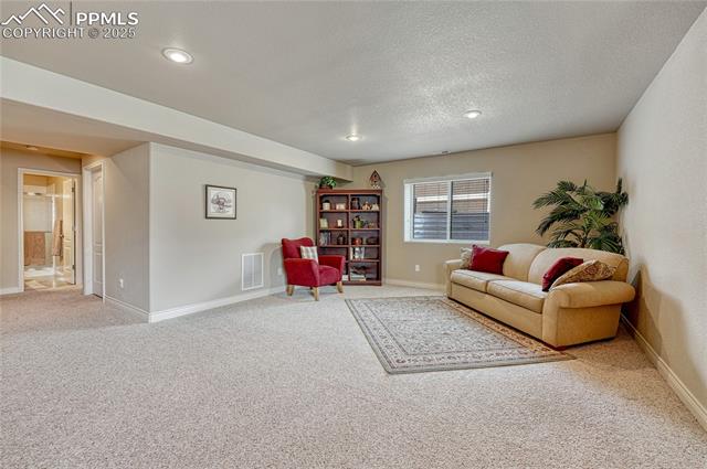 9952 Pinedale Drive
