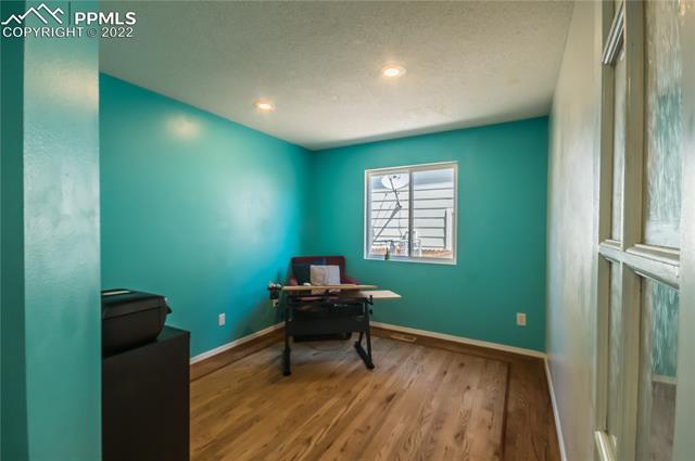 4487 Fencer Road