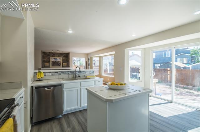 4487 Fencer Road