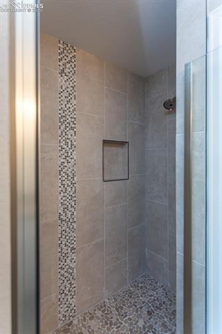 706 Thimbleberry Point