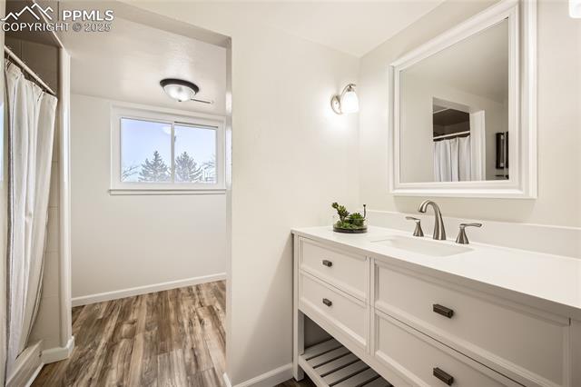 2560 Villa Loma Drive