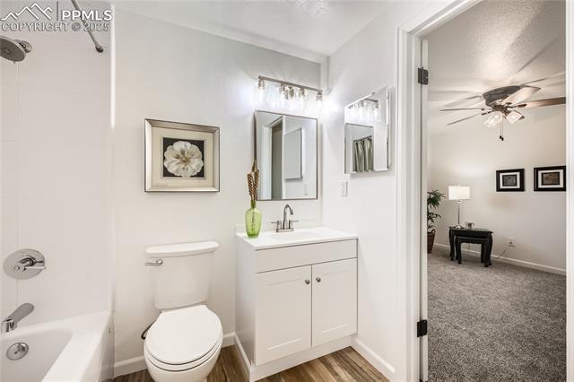 2560 Villa Loma Drive