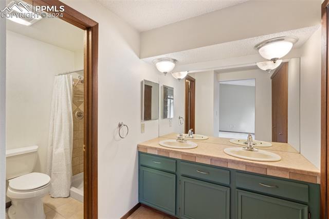 3010 W Enchanted Circle