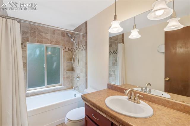 3010 W Enchanted Circle