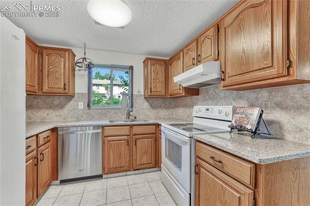 1109 Panorama Drive