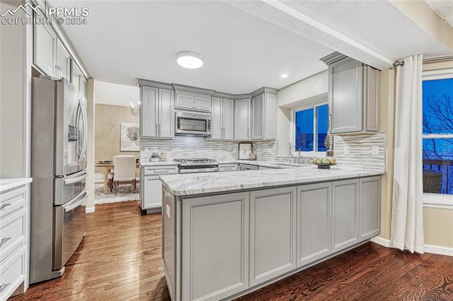 5039 Broadmoor Bluffs Drive