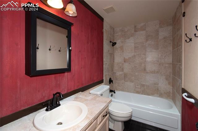 87 Saddlemountain Road