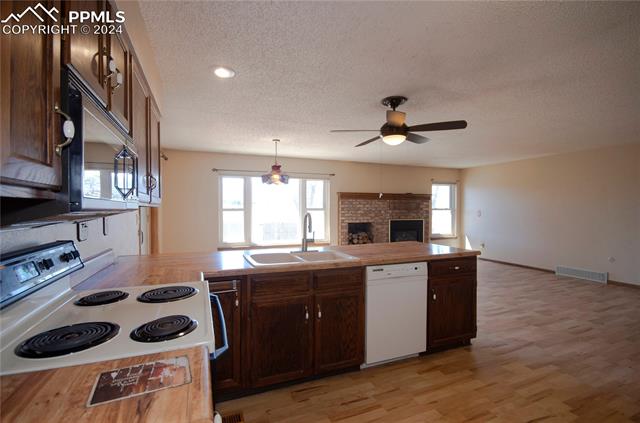 87 Saddlemountain Road