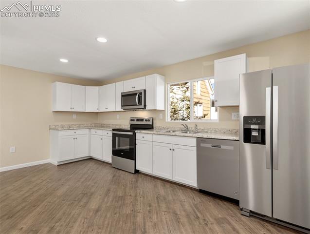 850 E Abriendo Avenue