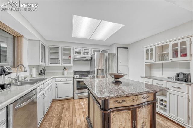 6817 MILLBROOK Circle