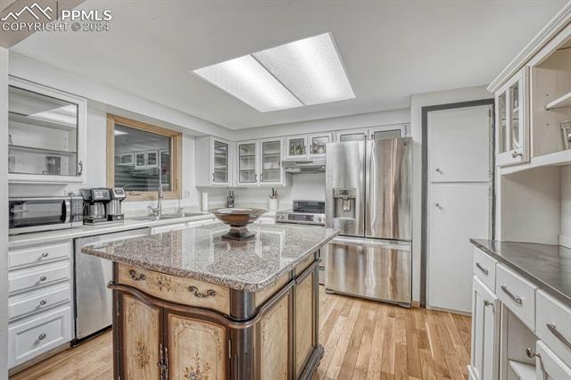 6817 MILLBROOK Circle