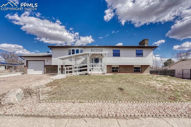 6817 MILLBROOK Circle