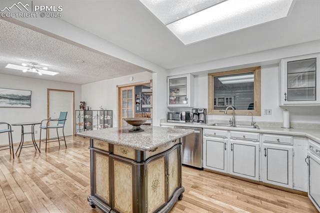 6817 MILLBROOK Circle